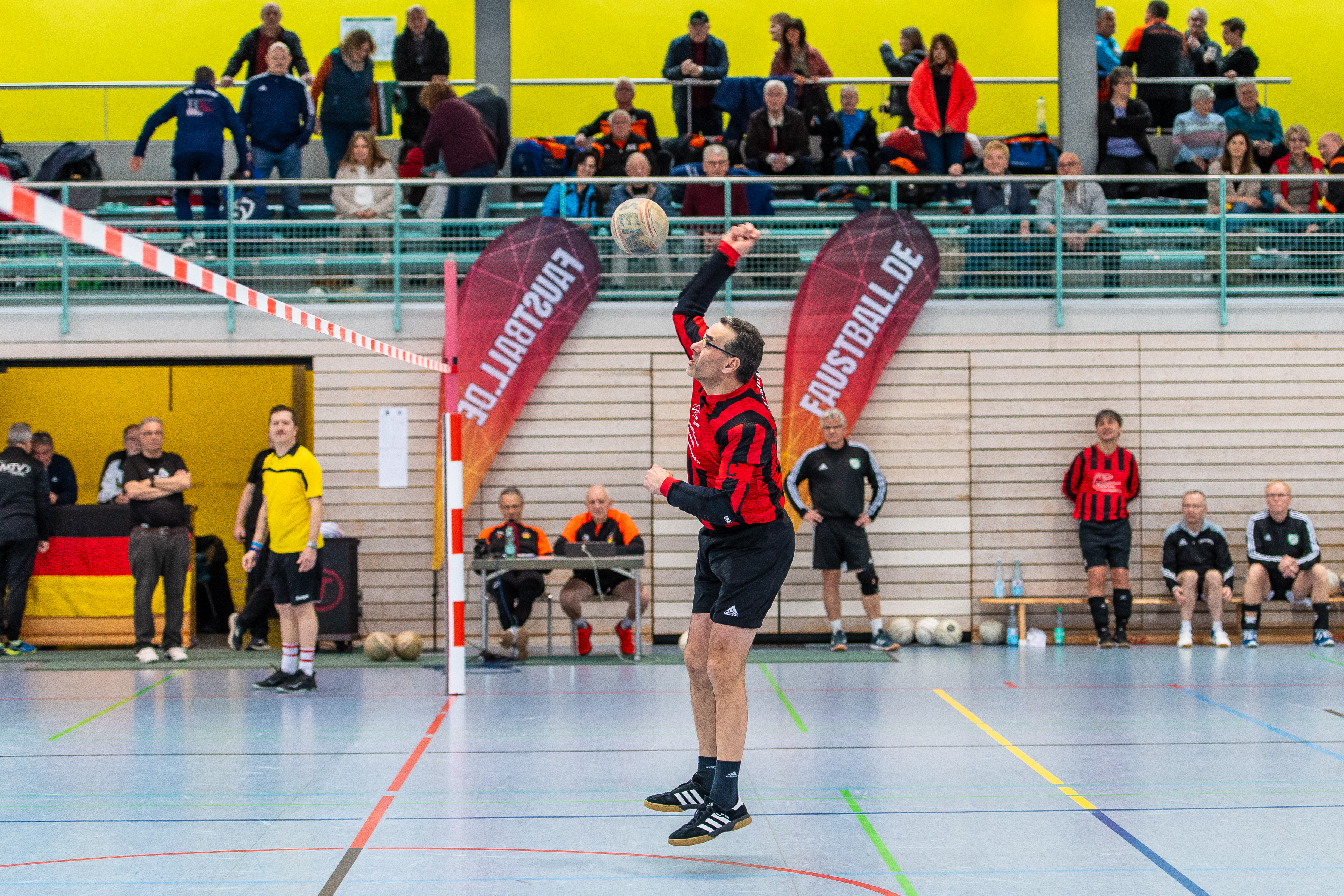 faustball_2025_dm_mnner_55m_sp02_essenrode_vers_schelbronn_023_20250315_54389061741_o