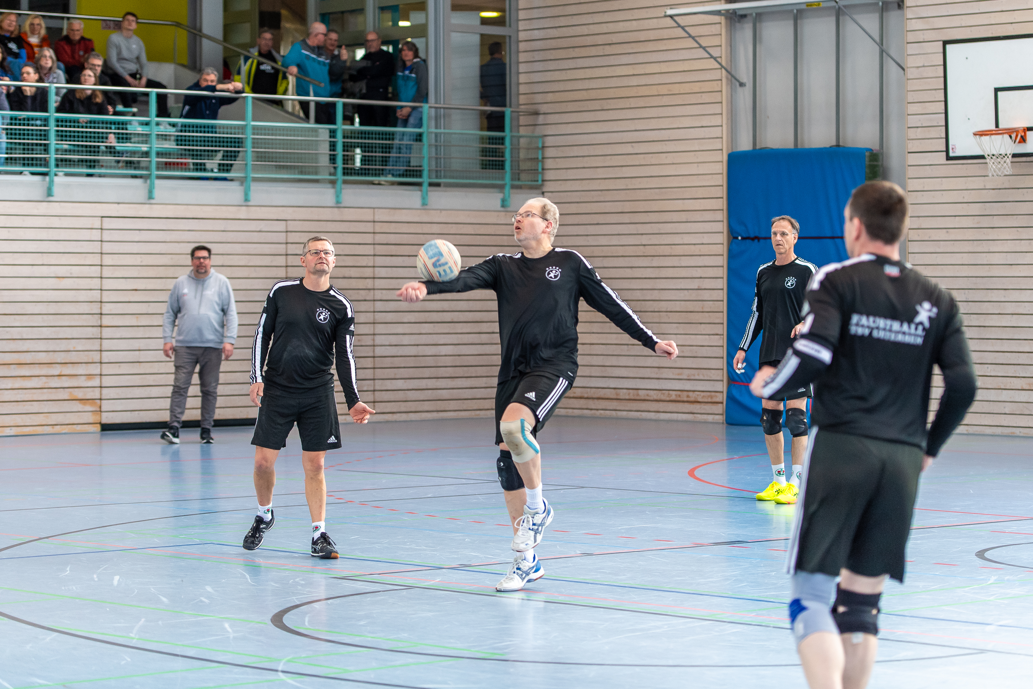 faustball_2025_dm_mnner_55m_sp14_uetersen_vers_leverkusen_018_20250316_54392863198_o