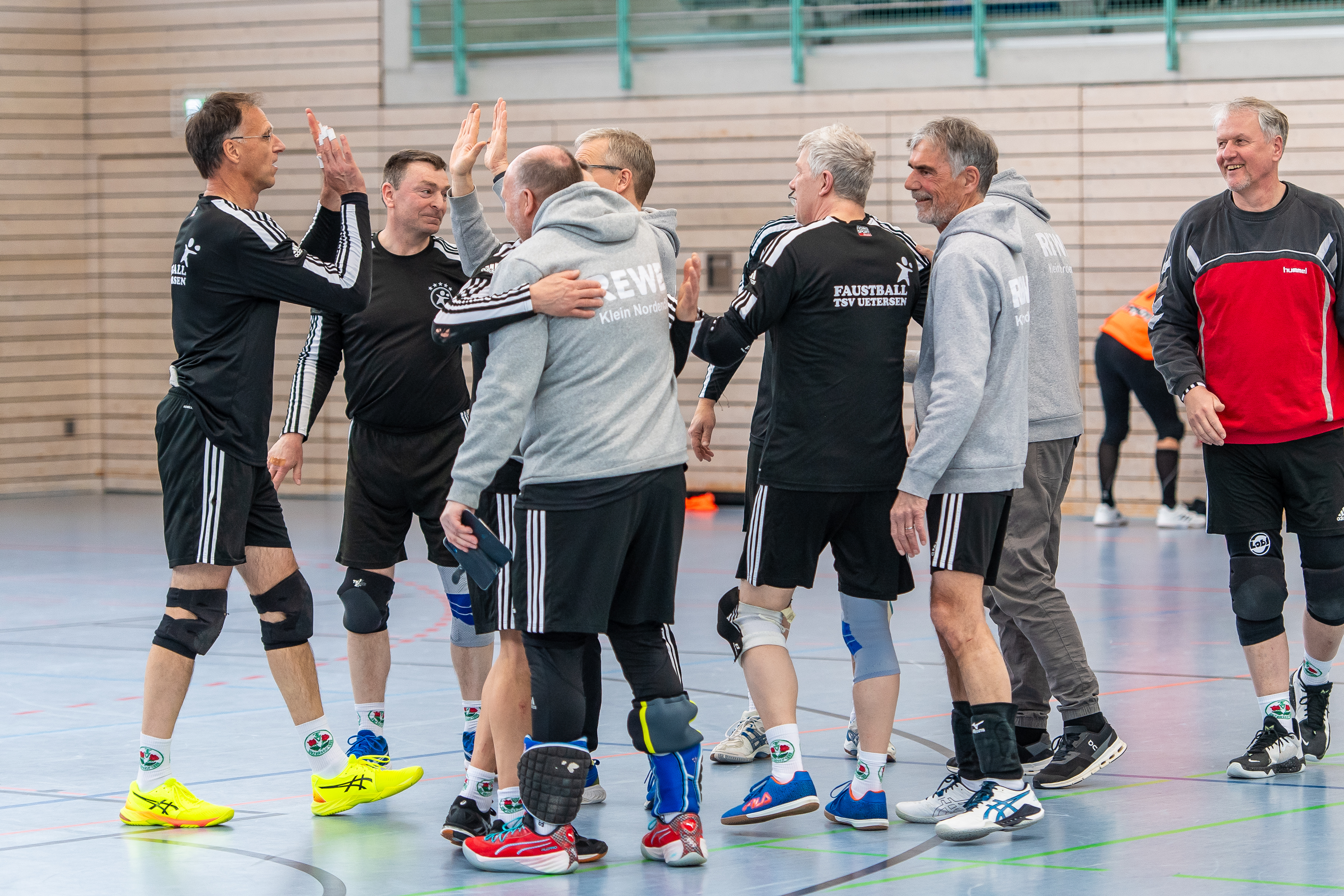 faustball_2025_dm_mnner_55m_sp14_uetersen_vers_leverkusen_031_20250316_54392820974_o